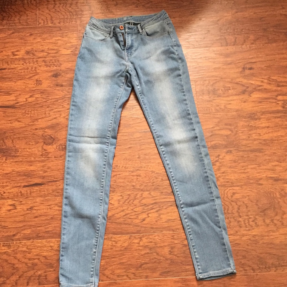 Levis Women’s Jegging Size 25